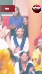 VIDEO: फिल्मी गानों पर नाचता नजर आया स्कूल स्टाफ