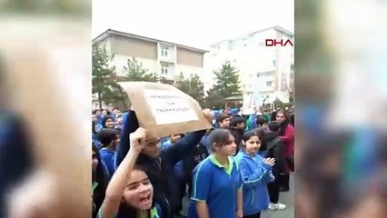 Doğum gününde göreve başlayan öğretmen, 42 yıl sonra yine aynı günde emekli oldu