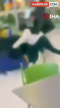 Isparta'da Alışveriş Merkezinde Kızlar Arasında Kavga