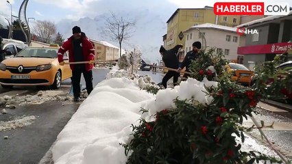 Hakkari'de 55 Kişilik Kar ve Buz Timi Görevde