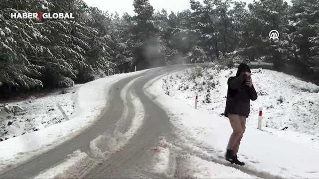 İzmir'de lapa lapa kar yağdı: İlk kez kar gördük