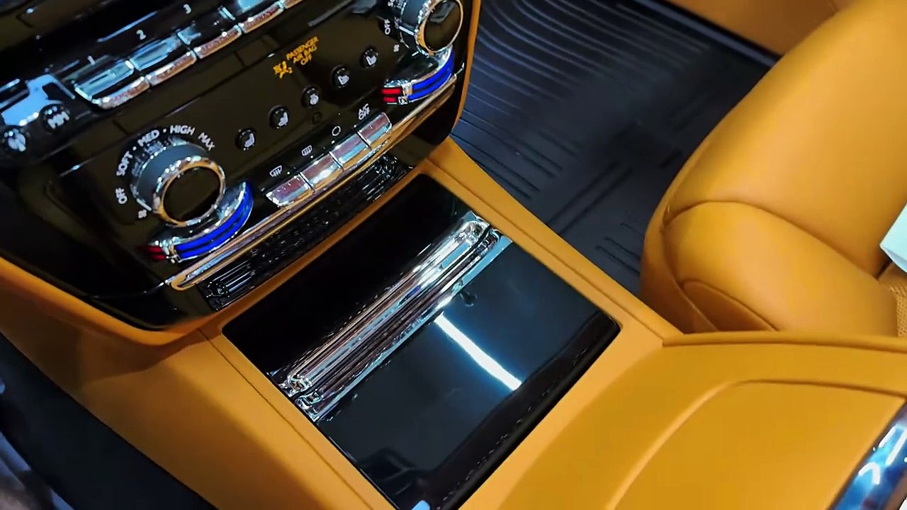 2025 Rolls Royce Phantom by Mansory - Wild Ultra Luxury Large Sedan