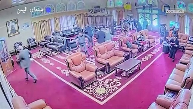 كاميرات مراقبة توثق لحظة القصف الإسرائيلي على مطار صنعاء