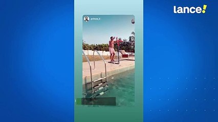 Memphis mantém forma física durante férias em Gana