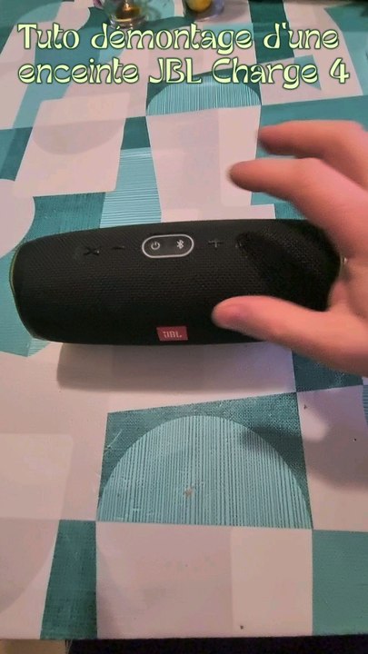 Tuto démontage d'une enceinte JBL Charge 4