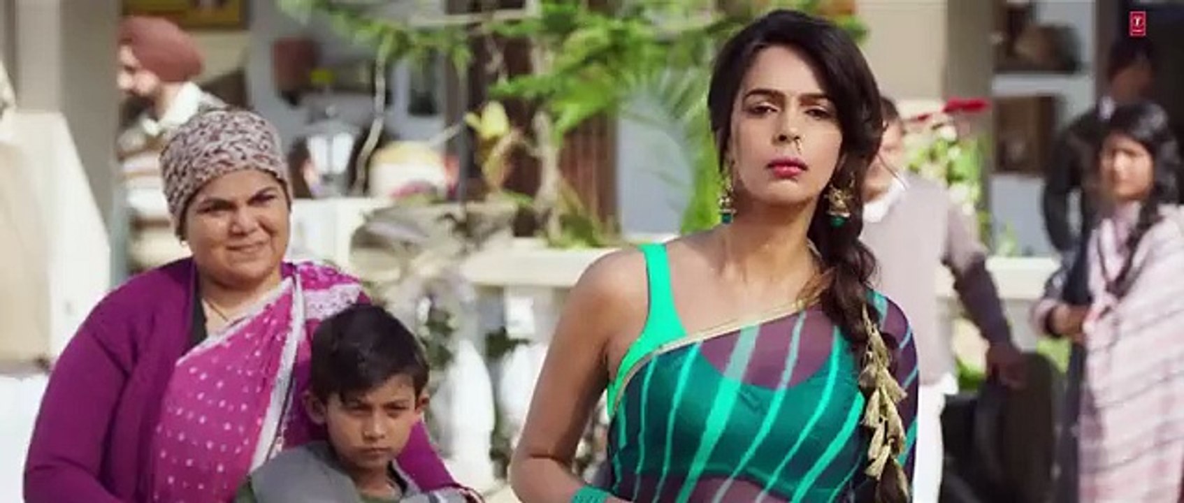 _Chor_Chor_😲.._Kahan_Hai_Chor____Movie_Clip_#13__Rajkummar,_Triptii___Vicky_Vidya_Ka_Woh_Wala_Video(360p)