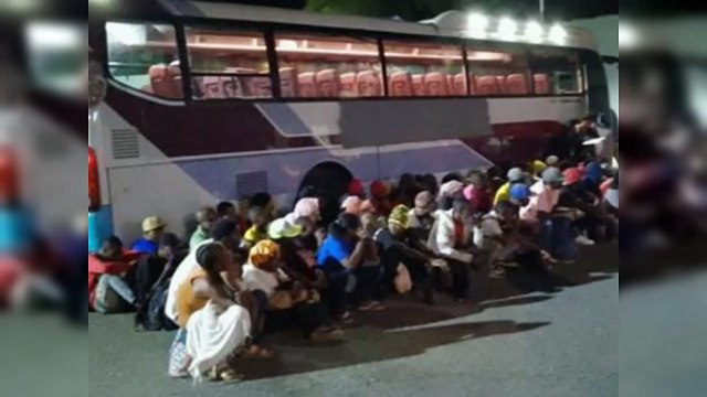 Apresan hombre franqueaba guagua detenida con 70 haitianos ilegales