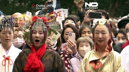 NO COMMENT: El santuario de Osaka acoge el ritual anual de la risa