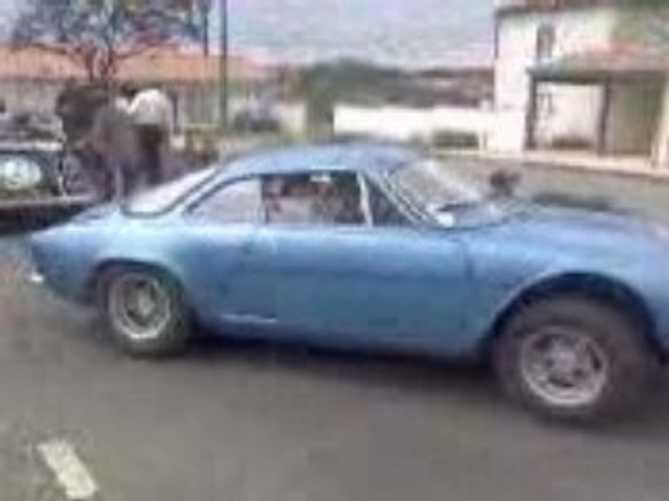 Depart Alpine A310 é Alpine A110