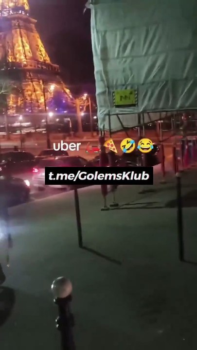 La vidéo de ce livreur Uber Eats déchaine les passions sur Twitter : Il décide de manger la commande car le client lui demande de monter à l'étage, ce qu'il refuse