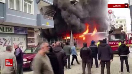 Artvin Arhavi’de iş yeri alevlere teslim oldu