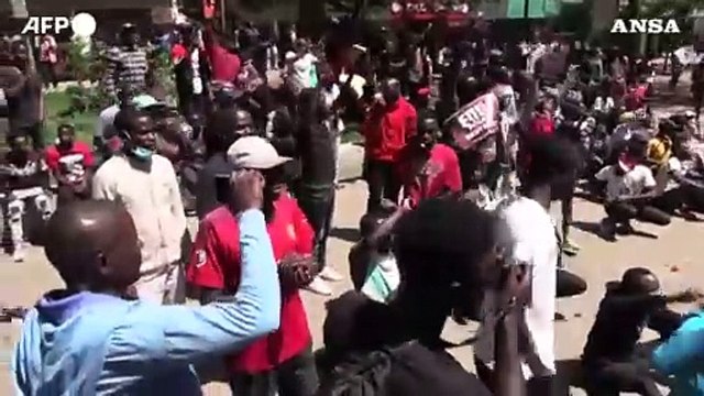 Kenya, la polizia usa i lacrimogeni durante manifestazione