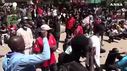 Kenya,  la polizia usa i lacrimogeni durante manifestazione