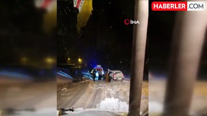 Tekman'da Kar Yağışı Nedeniyle Yolda Kalan Araçlar Kurtarıldı