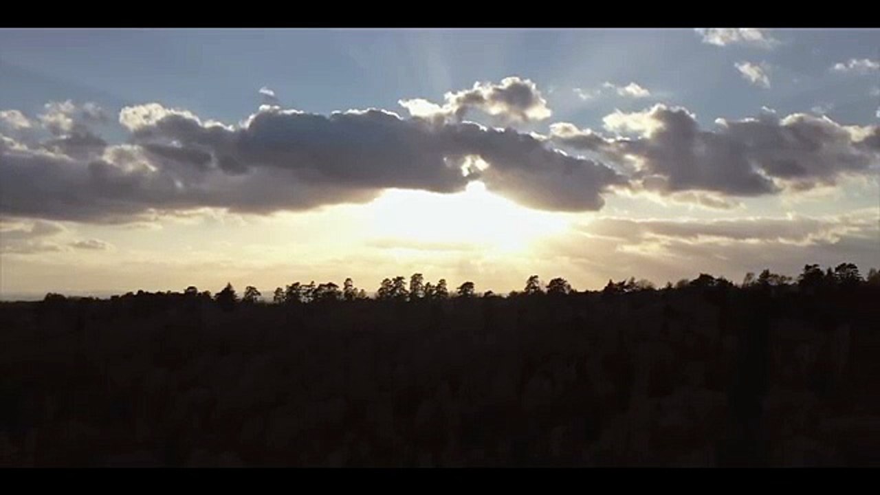 UN PAR DE CANÍBALES cazan gente en Colinas del Infierno  HORROR  Pelicula completa en español  HD