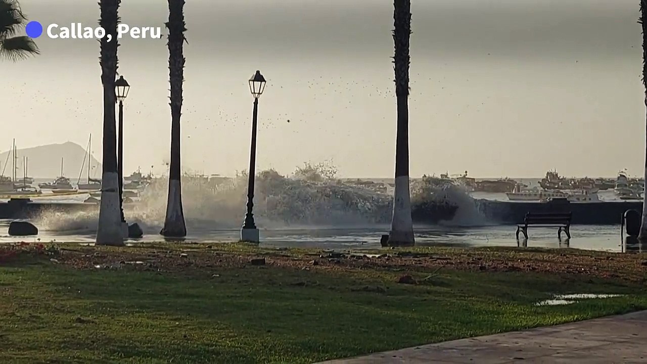 Riesenwellen im pazifik: peru sperrt häfen und strände