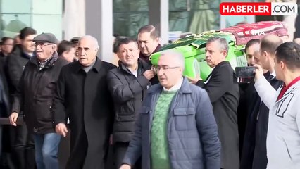 CHP Genel Başkanı Özgür Özel, Veli Ağbaba'nın Acı Gününde Cenaze Törenine Katıldı