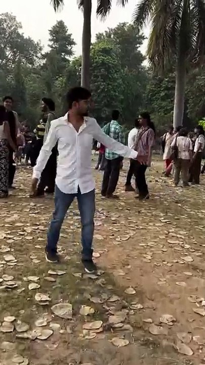 Bada Gumband Masjid || Ye kya ho rha || Care about Historical Placesn#masjid #care #historicalplaces #memories #ancient building