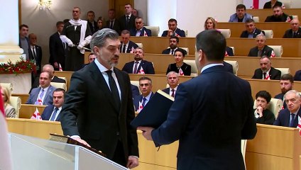 Georgien: Kawelaschwili als Präsident vereidigt - neue Proteste in Tiflis