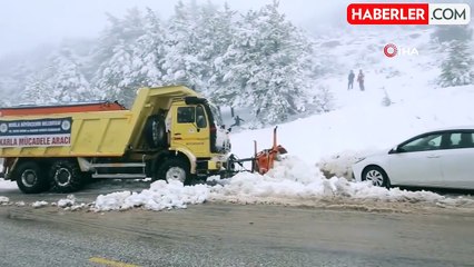 Muğla'da Yılanlı Dağı Karla Kaplandı, Vatandaşlar Pikniğe Akın Etti