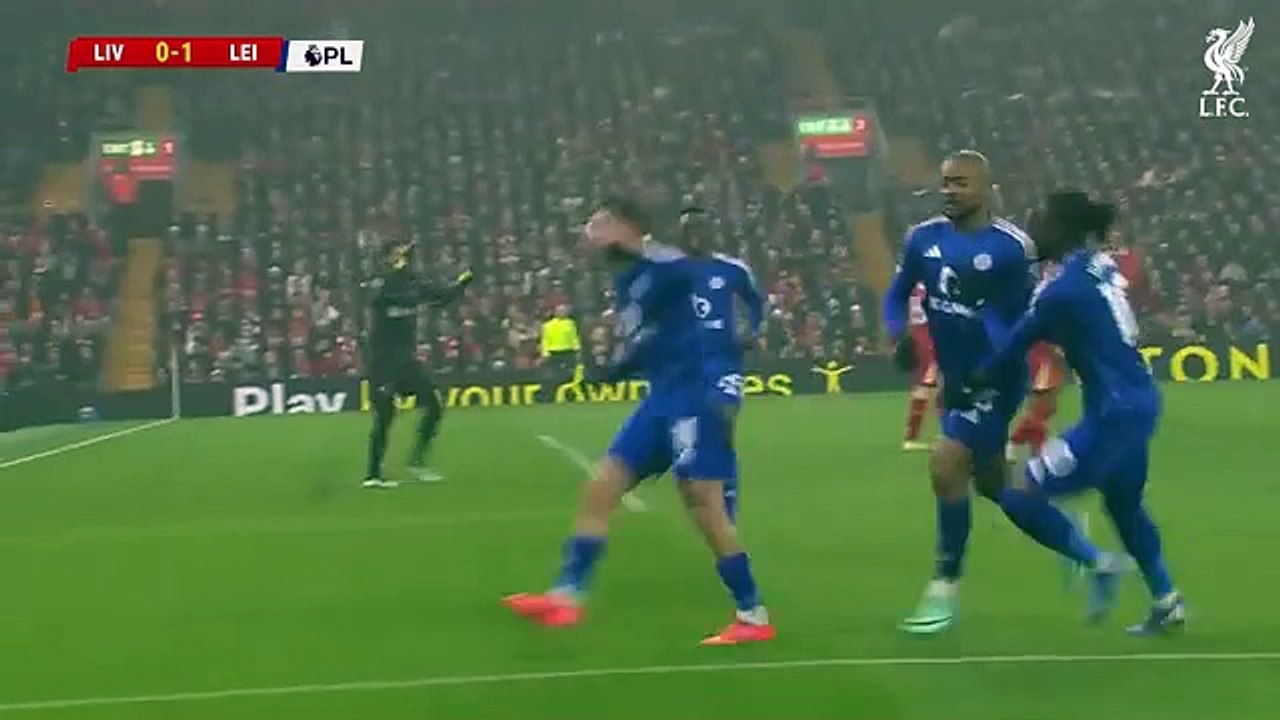 Highlights: Liverpool 3-1 Leicester | Gakpo, Jo...
