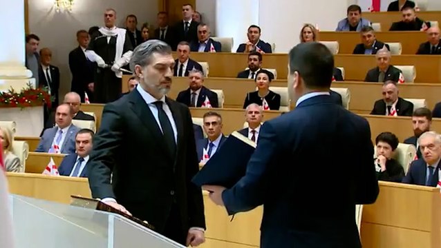 Moment ex-Manchester City footballer sworn in as Georgia’s new president