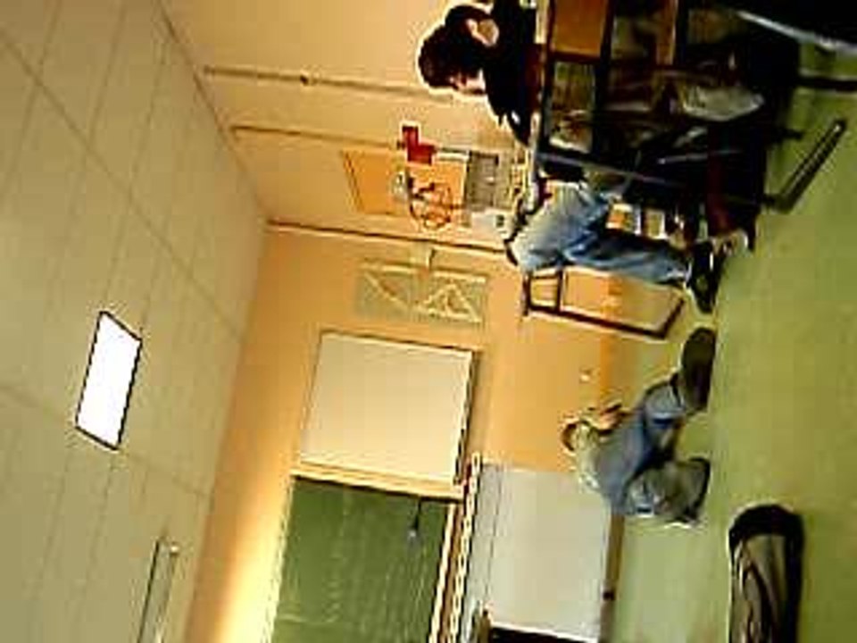 Chute en Classe... aïe raté !