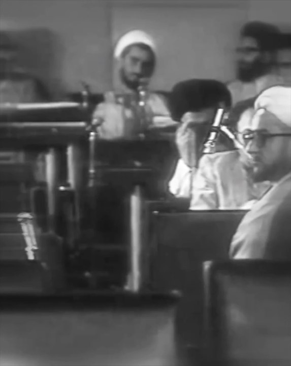 صادق خلخالی: مستند ضد قهرمان | روایتی از تصمیمات تاریخی دادگاه‌های انقلاب