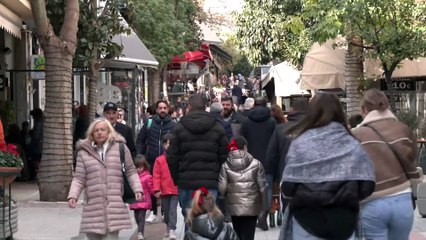 Τελευταία Κυριακή του χρόνου με ανοιχτά καταστήματα - Γεμάτη κόσμο η αγορά της Λαμίας