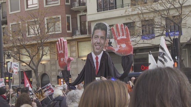 Una nueva manifestación en València vuelve a pedir la dimisión de Mazón por la dana