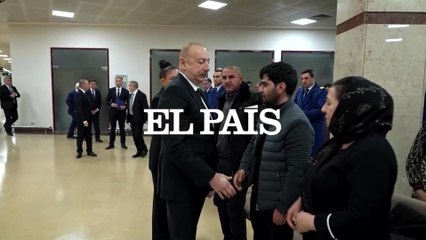 Azerbaiyán pide a Rusia que asuma la culpa por el derribo del avión estrellado en Kazajistán
