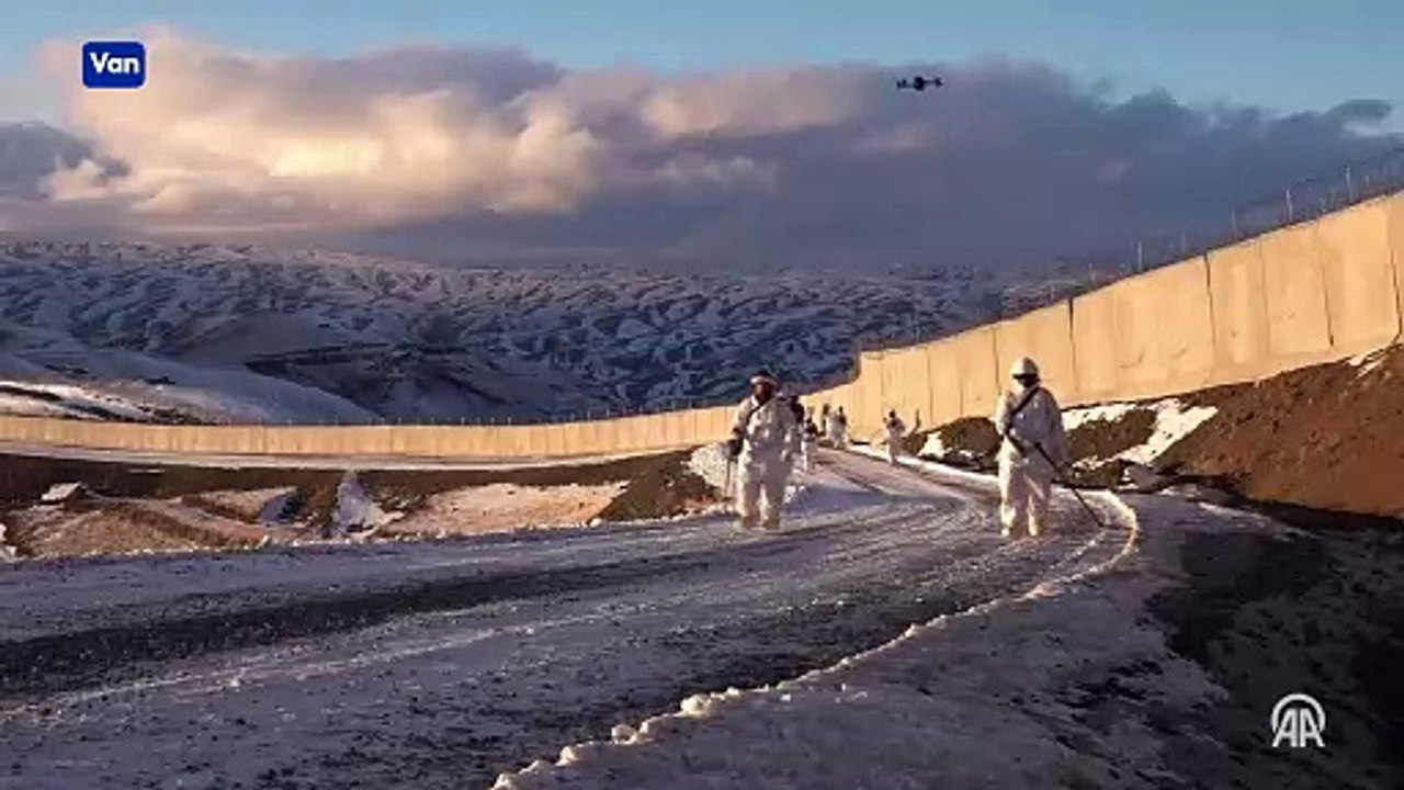 Dondurucu soğukta 'Vatan Nöbeti' tutuyorlar!