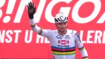 Van der Poel, imparable: triplete en la Copa del Mundo y quinta victoria consecutiva