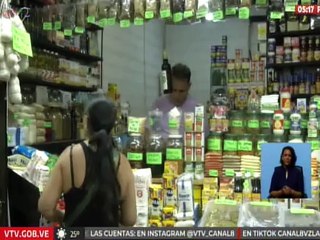 Caracas | Ciudadanos acuden a mercados en busca de productos para la cena de fin de año 2024