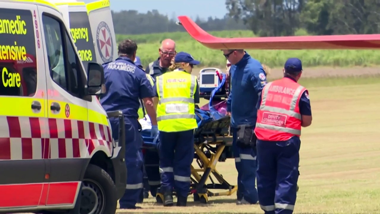 One person dead, another injured in plane crash at Palmers Island in NSW