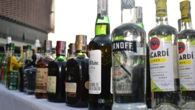 Cámaras ocultas de la Policía revelaron redes de licor adulterado: más de 7.000 botellas incautadas