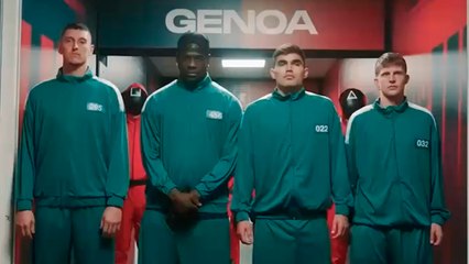 Johan Vásquez regaña a Mario Balotelli en la versión del Juego del Calamar del Genoa