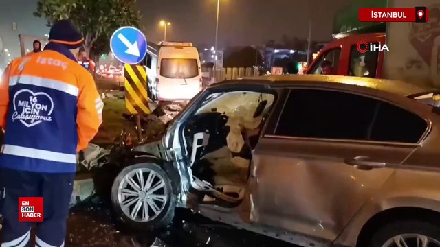 İstanbul Kartal'da otomobil servis minibüsüyle çarptıştı