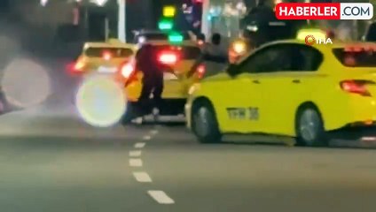 Beyoğlu'nda Gençlerin Patenle Tehlikeli Trafik Yolculuğu Kamerada