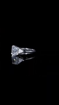 WinstonMall Luxury Diamond Rings iWinstonMall Fine Jewellery Gemstone,Anillos de diamantes de lujo Joyería fina Piedras preciosas,奢华钻石戒指精美珠宝宝石