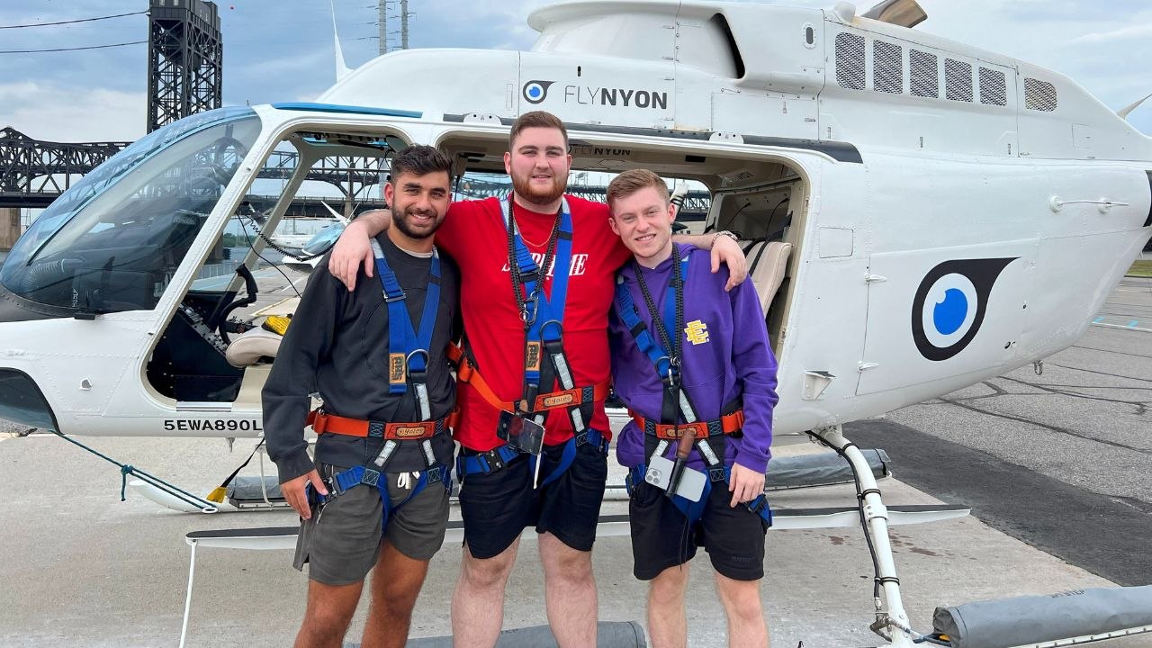 „Großbritanniens bester Chef“ belohnt sein Team mit einer Disney-Reise und Geschenken im Wert von 25.000 Euro