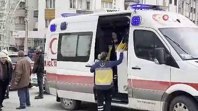 Dönel kavşakta çarpışma! Cip ile otomobil kazasında 1 kişi yaralandı