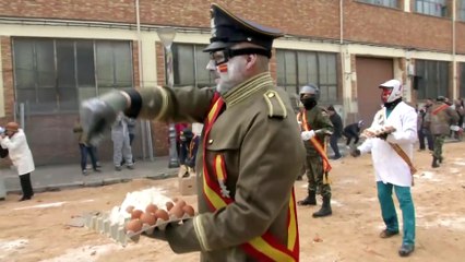 No Comment: Spagna, il (finto) golpe a colpi di uova vicino ad Alicante