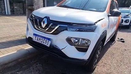 Quatro carros se envolvem em colisão no Bairro Maria Luiza