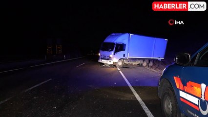 Ehliyetsiz Sürücünün Tırı Park Halindeki Kamyona Çarptı