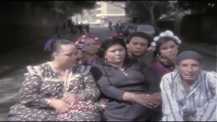 لما تقعد في قعدة كلها حريم ... مش هتقدر تمسك نفسك من الضحك مع الزعيم