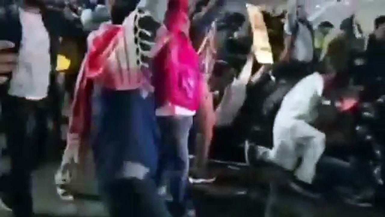 नेताओं के बच्चे ,  ये सब बिना कोई परीक्षा दिए देश के सर्वश्रेष्ठ पदों पर बैठने के लिए बने हैं और तुम परीक्षा देकर लाठी खाने के लिए ।  #BPSC #BPSCStudentProtest #cheating
