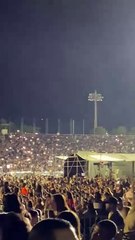 Gradas se enfrentan en concierto de Aventura