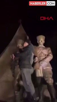 Atatürk heykeline tokat atan şahıs gözaltına alındı