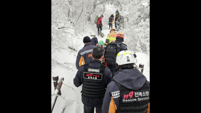 덕유산서 정신 잃고 쓰러진 50대 등산객 숨져 / YTN